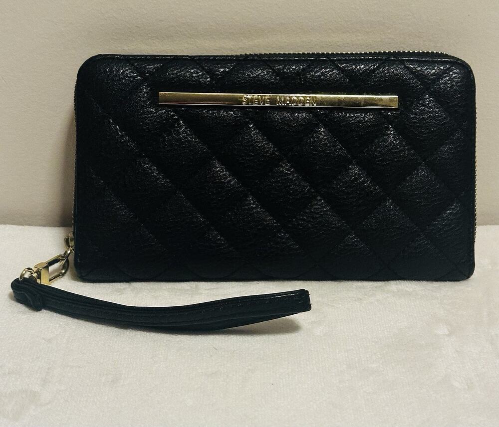 Steve Madden Wristlet Wallet Black Quilted Large Btrell Gold Zipper Sleek City